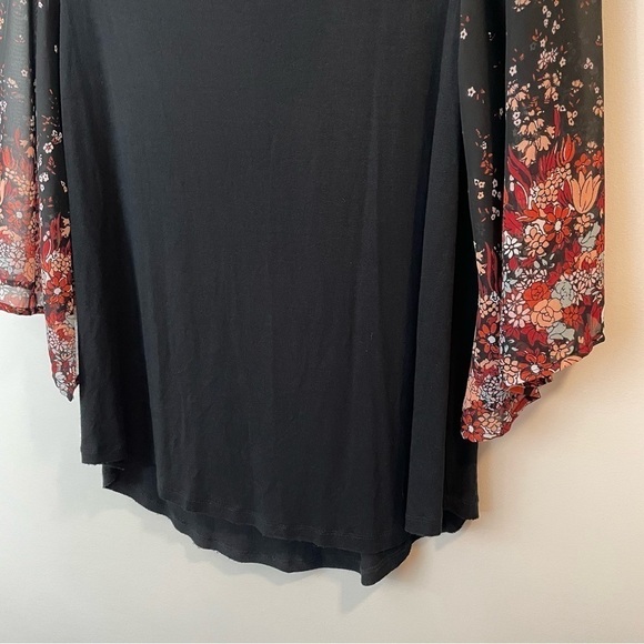 Maurices Sheer Floral Bell Sleeve Top Sz M Black Red Mixed Media Boho Shirt EUC - Picture 4 of 11